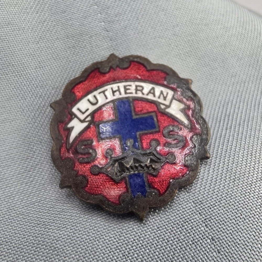 Vintage Estate Lutheran S.S. Pin Red Blue Enamel Cross Crown 0.75in